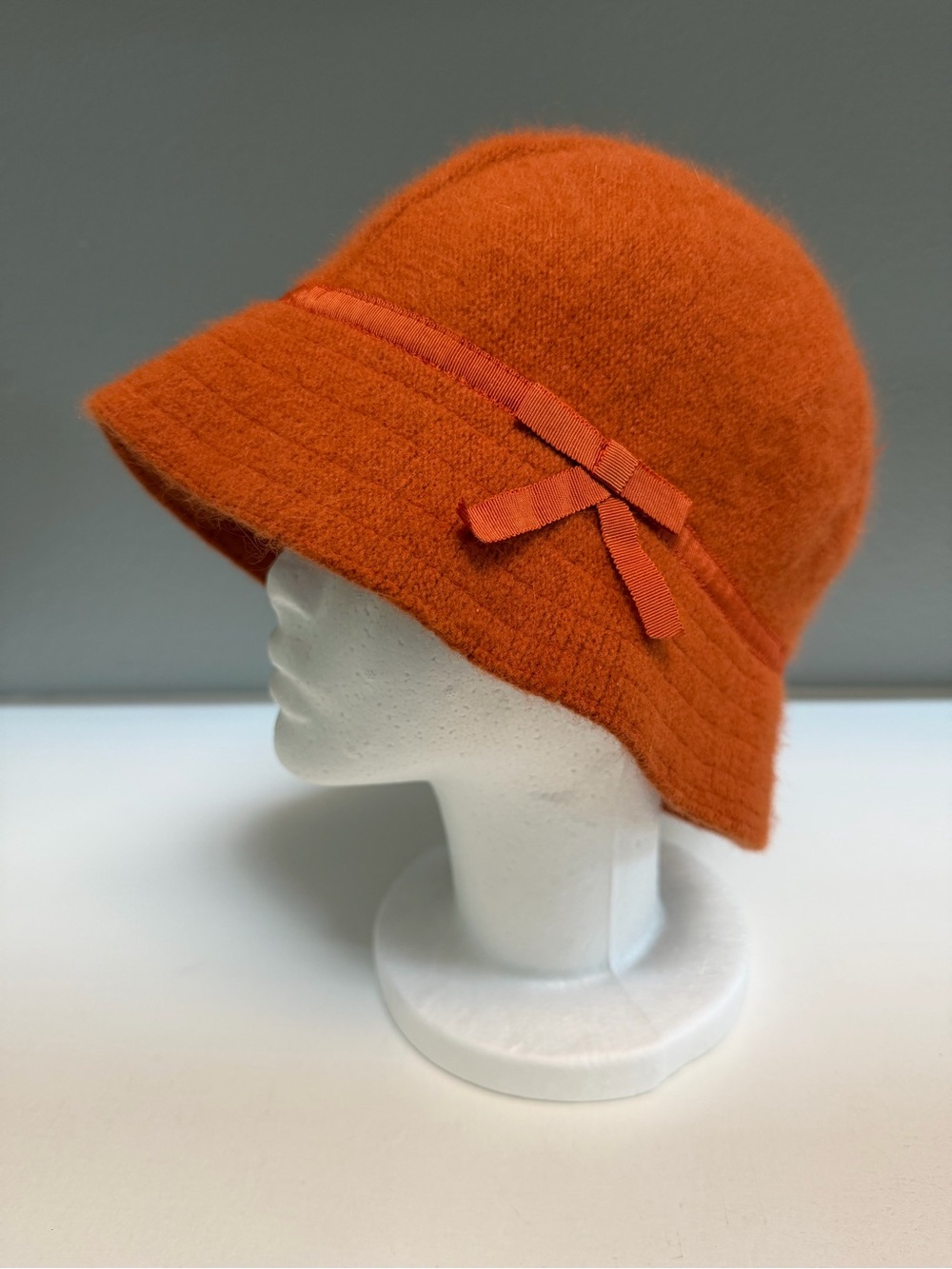 GAP Women's Burnt Orange Wool Cloche Hat with Ribbon Accent